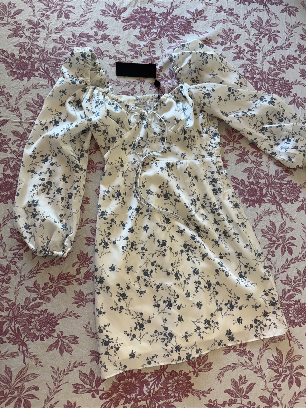 NWT Gianni bini Rowan Floral longSleeve summer Mini Dress w/ light navy Flowers